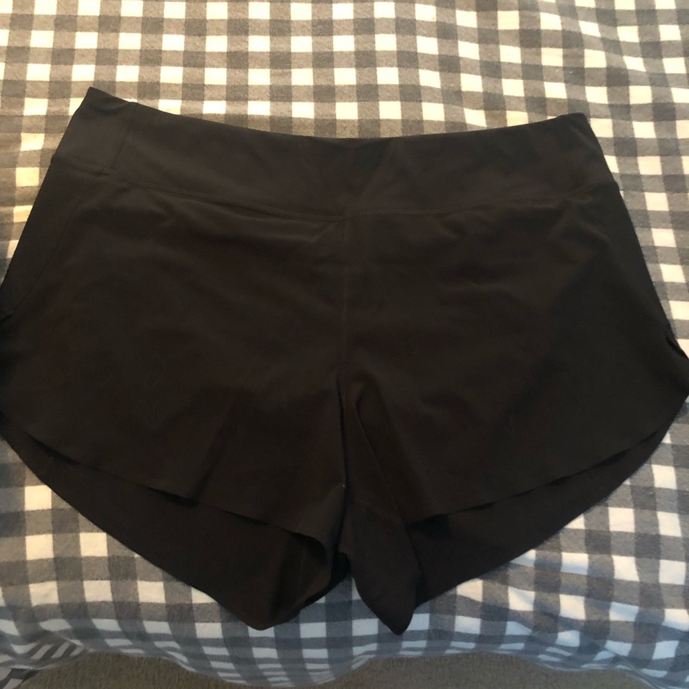 Athleta Run With It 3.5” Shorts